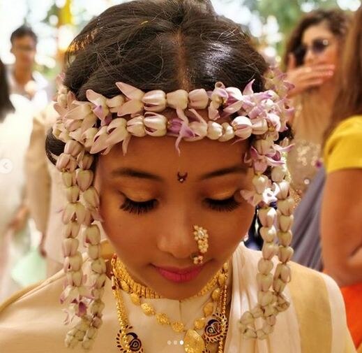 बीते रविवार एक्‍टर मिलिंद सोमन और अंकिता कंवर ने अलीबाग में शादी की है. 
