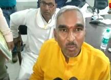 बलात्कार की घटनाओं के लिए मां-बाप जिम्मेदार : सुरेंद्र सिंह