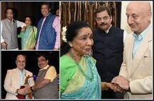 IN PICS: अमजद अली खान, अनुपम खेर को मास्टर दीनानाथ पुरस्कार से नवाजा गया