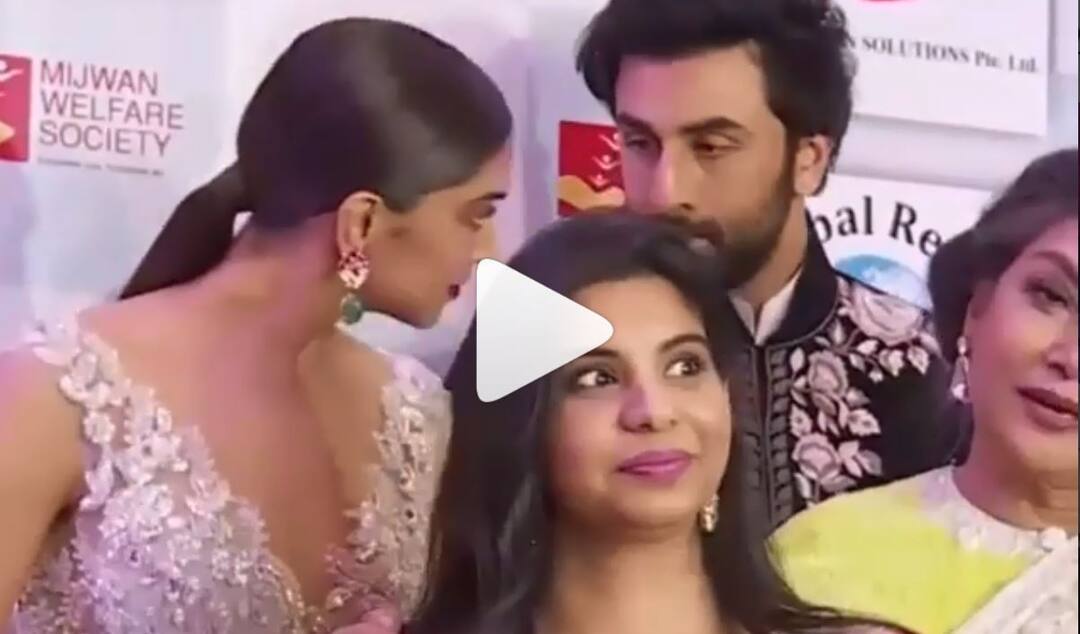 VIDEO: एक दूसरे से बातचीत करते कैमरे में कैद हुए रनबीर कपूर और दीपिका पादुकोण Ranbir kapoor and deepika padukone chat video viral VIDEO: एक दूसरे से बातचीत करते कैमरे में कैद हुए रनबीर कपूर और दीपिका पादुकोण