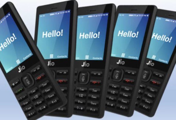फीचर फोन की दुनिया में JioPhone बना नंबर वन, अबतक कुल चार करोड़ फोन बिके Reliance Jio top in feature phone segment, meaningful contribution to Reliance Jio's growth: reports फीचर फोन की दुनिया में JioPhone बना नंबर वन, अबतक कुल चार करोड़ फोन बिके