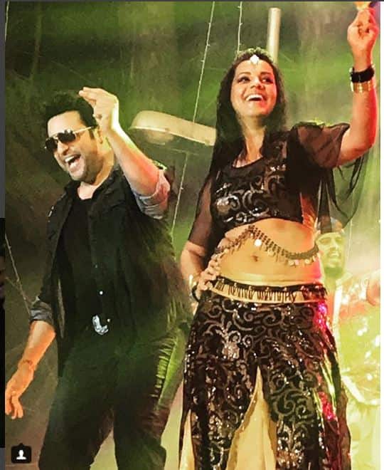 इस तस्वीर को मुग्धा ने अपने इंस्टाग्राम पर शेयर किया है और बताया कि कृष्णा के साथ शूटिंग करना काफी मजेदार रहा.