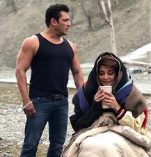 कश्मीर की वादियों में कुछ यूं साथ वक्त बिता रहे हैं सलमान-जैकलिन, देखें Photos & Video