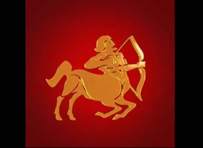  धनु (Sagittarius) राशि- आज व्यापारियों को लाभ मिलेगा. जीवन साथी का सहयोग मिलेगा. घर के बच्चों का ख्याल रखें. महत्वपूर्ण कागजों का ख्याल रखें. गायत्री का जप करें. 