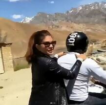 शूटिंग के बीच दबंग खान एक्ट्रेस जैकलीन के साथ बाइक चलाते दिखें, देखें तस्वीरें