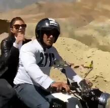 शूटिंग के बीच दबंग खान एक्ट्रेस जैकलीन के साथ बाइक चलाते दिखें, देखें तस्वीरें