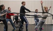 जानें, किस डांस कंपनी के जुनून ने दी दिव्यांगता को मात