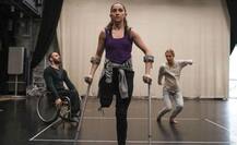 जानें, किस डांस कंपनी के जुनून ने दी दिव्यांगता को मात