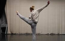 जानें, किस डांस कंपनी के जुनून ने दी दिव्यांगता को मात