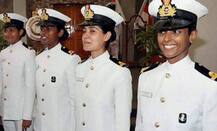 लड़कियां हर जगह रास्ते खोल रही हैं- आसमान, समुद्र और अब जमीन पर भी