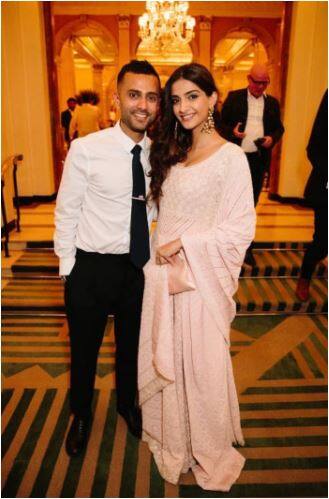 मीडिया रिपोर्ट्स के मुताबिक सोनम कपूर 11 और 12 मई को दिल्ली के बिजनेस मैन आनंद आहूजा के साथ शादी के बंधन में बंधने जा रही हैं. 