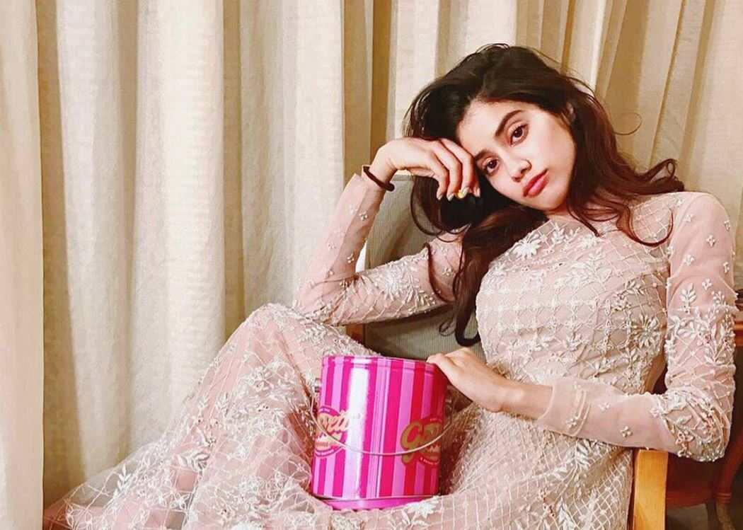 janhvi kapoor's reaction on audience's reaction , dhadak 'धड़क' को मिले रिस्पॉन्स पर बोलीं जाह्नवी, स्टार नहीं कलाकार बनना चाहती हूं