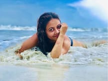 \'गोपी बहू\' ने बीच के किनारे दिखाई अपनी बोल्डनेस, नजर आईं बिकिनी में