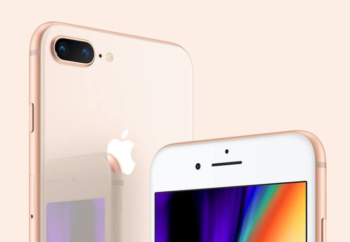 आईफोन 8 (64 जीबी) की कीमत 67,940 रुपये है, जबकि 128 जीबी वाले वेरिएंट की कीमत 81,500 रुपये है.