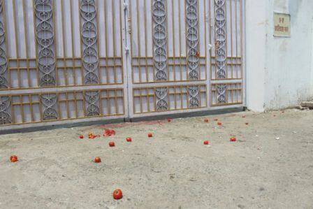 वे खुद कैबिनेट मंत्री है लेकिन उन्होंने योगी सरकार पर भ्रष्टाचार के आरोप लगाए. उन्होंने कहा,