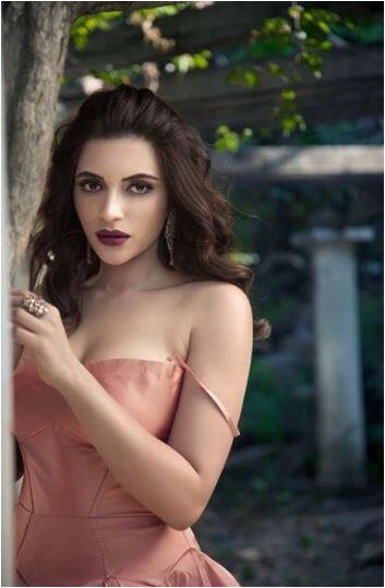 इसके बाद शमा ने जब फिर से एक्टिंग में वापसी की तो उन्होंने अपने बोल्ड अवतार से सभी को चौंका दिया.