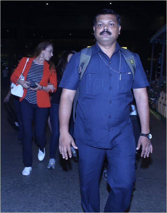 प्रीति जिंटा और लूलिया वंतूर जींंस और टी शर्ट में नजर आईं. 