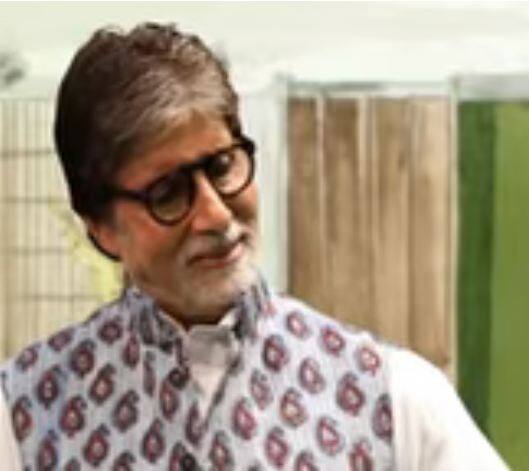 104 नॉट आउट के प्रमोशन के लिए अमिताभ और ऋषि कपूर का एक वीडियो जारी हुआ है जिसमें आउटफिट ऑफ द डे को प्रमोट किया गया है.