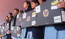 यूपी बोर्ड: 10वीं-12वीं के टॉप-11 स्टूडेंट्स को अखिलेश यादव देंगे लैपटॉप