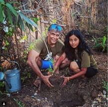 Newly Wed मिलिंद सोमन और अंकिता ने अंडर वॉटर किया रोमांस, देखिए तस्वीरें