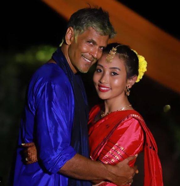 दोनों की शादी काफी चर्चा में रही क्योंकि दोनों कि उम्र में काफी अंतर है.