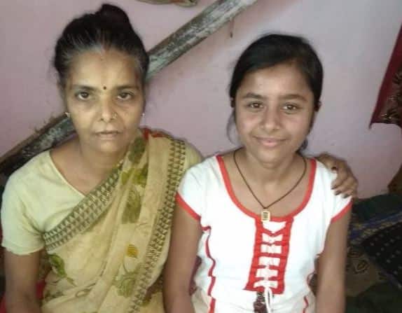 UP board results: Labourer’s daughter tops Class X exam in Meerut यूपी बोर्ड रिजल्ट: मजदूर की बेटी ने 92% मार्क्स लेकर मेरठ जिले में किया टॉप