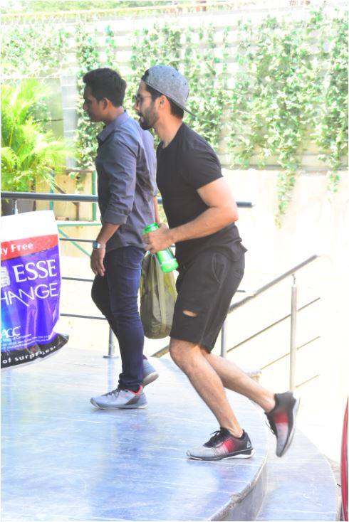 शाहिद कपूर ने हाल ही में इंस्टाग्राम पर अपनी ये खुशी अपने फैंस के साथ शेयर की थी. पिछले दिनों शाहिद ने इस खबर को मीडिया के साथ शेयर करते हुए कहा,