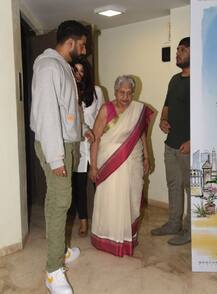 102 Not Out Special Screening: नानी के साथ पापा अमिताभ बच्चन की फिल्म देखने पहुंचे ऐश्वर्या-अभिषेक