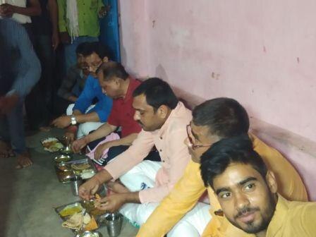 BJP leaders go to the house of Dalits and bless them: cabinet minister rajendra pratap singh यूपी के कैबिनेट मंत्री बोले- जैसे राम ने शबरी को धन्य किया वैसे ही दलितों के घर जाकर उन्हें धन्य करते हैं बीजेपी के नेता