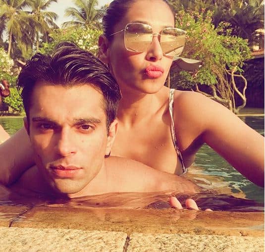 अब बिपाशा ने पीडीए मोमेंट्स यानी पब्लिकली रोमांस करती नजर आ रही हैं.