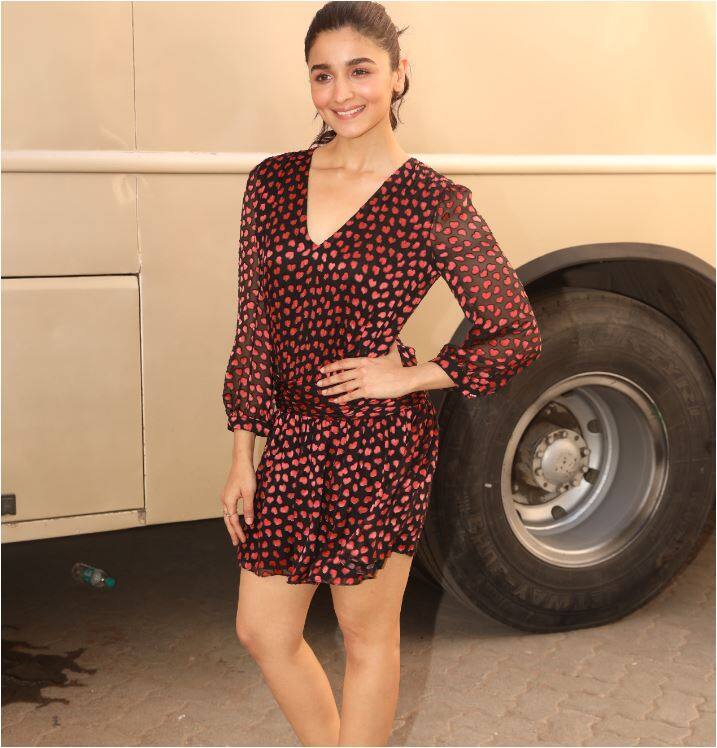 फिल्म में आलिया भट्ट एक जासूस का किरदार निभाती नजर आएंगी. 