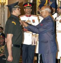 आतंकी टाइगर को जहन्नुम पहुंचाने वाले मेजर शुक्ला की मां बोलीं- पूरा देश है मेरे बेटे का परिवार