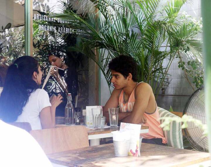 फिल्म में एक जेल सीक्वेंस के लिए मालविका ने 15 दिनों में आठ किलोग्राम वजन कम किया. आपको जानकर आश्चर्य होगा कि शूटिंग के दौरान उन्होंने 10 दिनों तक बालों में शैंपू भी किया था. (Photo: Fotocorp)