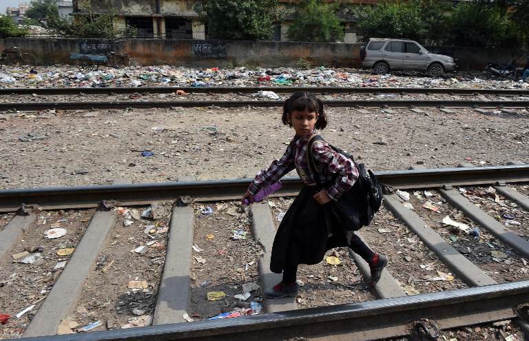 वैश्विक खुशहाली की ताज़ा रैंकिंग: पहले से अमीर लेकिन ज़्यादा दुखी भारत के लोग, पाक-चीन ज़्यादा खुश