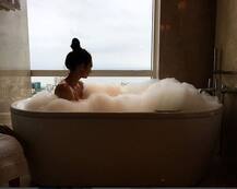 क्या सचमुच इस बॉलीवुड डायरेक्टर को डेट कर रही है ये हसीना