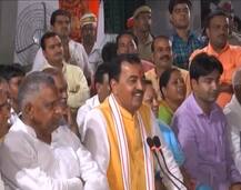 केशव प्रसाद मौर्या को दलित के घर मिली दाल, रोटी, सलाद, करेला और खीर की दावत