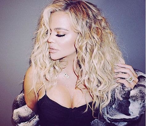 क्लोई का मदर्स डे के बारे में कहना है कि ये मदर्स डे मेरे लिए अभी तक का सबसे खास होगा. मुझे अभी भी यकीन नहीं हो रहा कि मैं मां बन चुकी हूं, यह एक सम्मान की तरह है. 