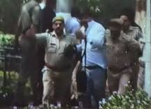 एएमयू कैंपस में चली गोलियां, छात्रों ने मीडिया के लोगों को भी पीटा, भारी पुलिस फोर्स तैनात