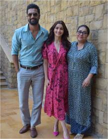 \'राजी\' के प्रमोशन के दौरान गुलाबी रंग में नजर आईं आलिया भट्ट, यहां हैं लेटेस्ट तस्वीरें