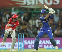 IPL 11: आखिरकार मुंबई को मिली जीत, पंजाब को हराकर प्लेऑफ की उम्मीदों को रखा जिंदा