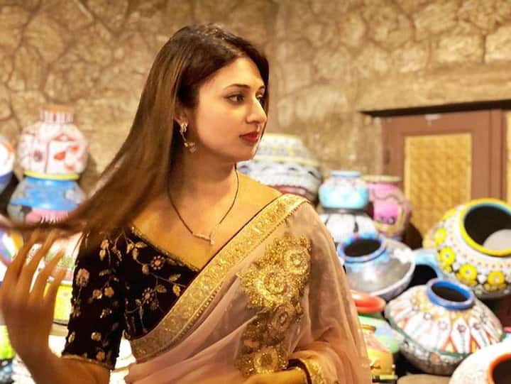 बता दें साल 2015 में दिव्यांका और शरद का ब्रेकअप हो जाता है. दिव्यांका अपनी जिंदगी में शरद से दूर होने के बाद काफी दुखी रहने लगी थीं. मगर कुछ महीने बाद उन्हें विवेक दहिया का साथ मिलता है.