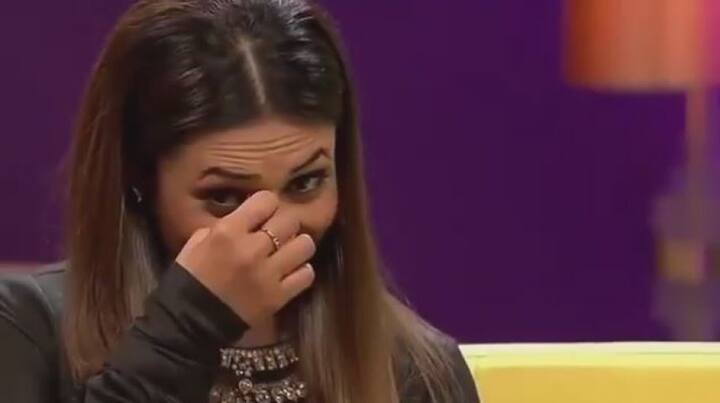 प्रोमो में दिखाया गया है कि जब राजीव, दिव्यांका से उनके बुरे वक्त के बारे में पूछते हैं, उस दौरान जवाब देते हुए दिव्यांका की आंखों से आंसू छलक आते हैं. जाहिर है दिव्यांका की जिंदगी का सबसे बुरा वक्त उनके एक्स ब्वॉयफ्रेंड शरद मल्होत्रा से उनका अलगाव था.