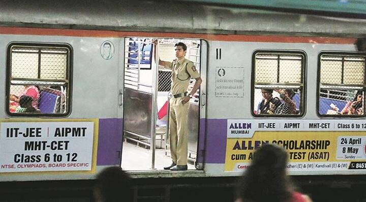 सूत्रों के मुताबिक, ट्रेनों में सफर करने वाली महिलाओं की सुरक्षा के लिए योजनाओं के क्रियान्वयन की निगरानी को लेकर एक कमेटी भी गठित की गई है. कमेटी में रेलवे बोर्ड के अध्यक्ष अश्विनी लोहानी, सदस्य (यातायात) मोहम्मद जमशेद और दूसरे वरिष्ठ अधिकारी भी शामिल हैं. इस मुद्दे के बारे में एक नीतिगत फैसला भी किया है. 