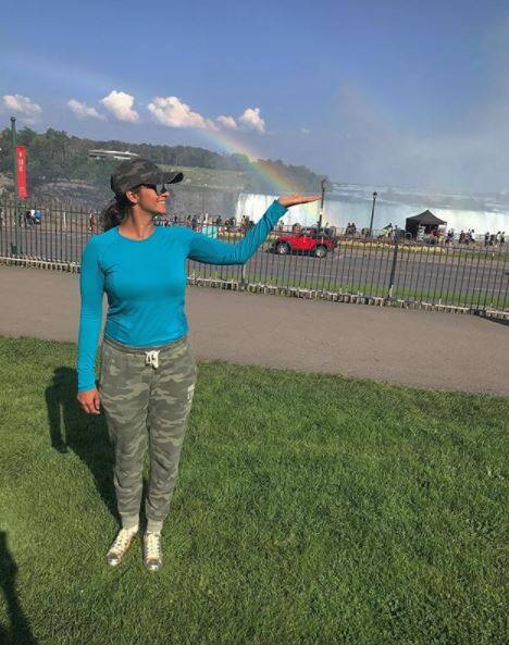 सानिया ने कहा कि यह काफी अविश्वसनीय है क्योंकि हम लोग एक ऐसी संस्कृति से ताल्लुक रखते हैं, जहां माता-पिता अपने बच्चों को पेशेवर रूप से खेल को प्राथमिकता में रखने का सुझाव नहीं देते हैं. चीजें निश्चित तौर पर बदल रही हैं और अभी इस ओर लंबा सफर तय करना बाकी है लेकिन इसमें काफी बदलाव आया है.