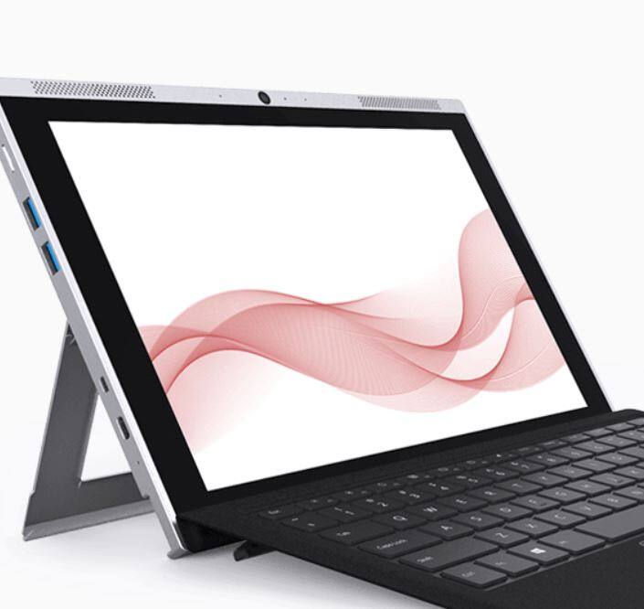 इसका मल्टीपल डिस्प्ले अगले और पिछले कैमरों से लैस है. इसमें ड्यूअल माइक, पॉवरफुल स्पीकर्स और फास्ट ड्यूअल बैंड वाईफाई है.