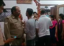 लोन दिलाने के नाम पर 195 महिलाओं को ठगने वाला दंपत्ति गिरफ्तार