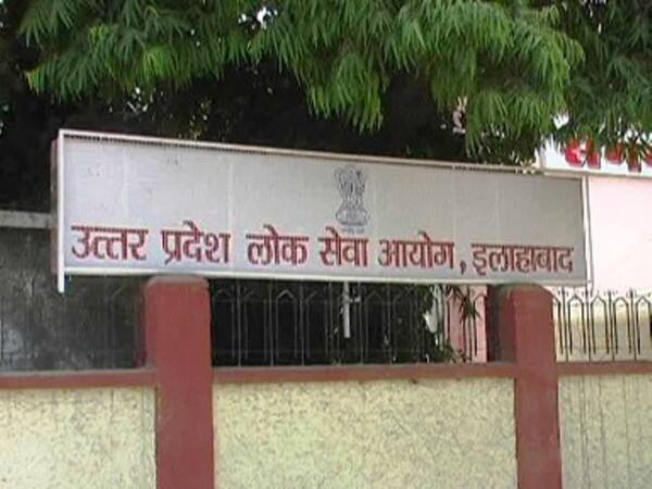 सीबीआई ने इसी साल 31 जनवरी को इलाहाबाद में कैम्प आफिस खोलकर अपनी शुरुआती जांच शुरू की थी. कयास लगाए जा रहे हैं कि सीबीआई जल्द ही कुछ और एफआईआर भी दर्ज कर सकती है. सीबीआई ने अप्रैल महीने में पचीस से ज़्यादा सलेक्ट हुए पीसीएस अफसरों से भी पूछताछ की थी. इसके अलावा प्रतियोगी छात्रों व अन्य लोगों से सीधे शिकायत दर्ज कराने को भी कहा गया था.