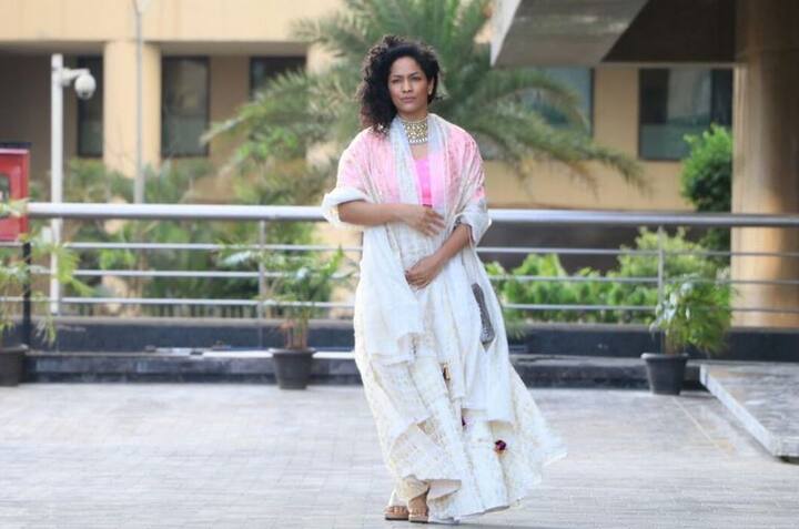 सोनम की बेहद खास दोस्त और फैशन डिजाइनर मसाबा गुप्ता भी सोनम की संगीत सेरेमनी में पहुंची, Photos- Manav Manglani