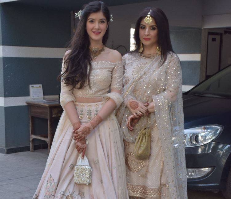 सोनम के संगीत में बहन के साथ पहुंची कैटरीना कैफ, रेखा भी आईं नजर