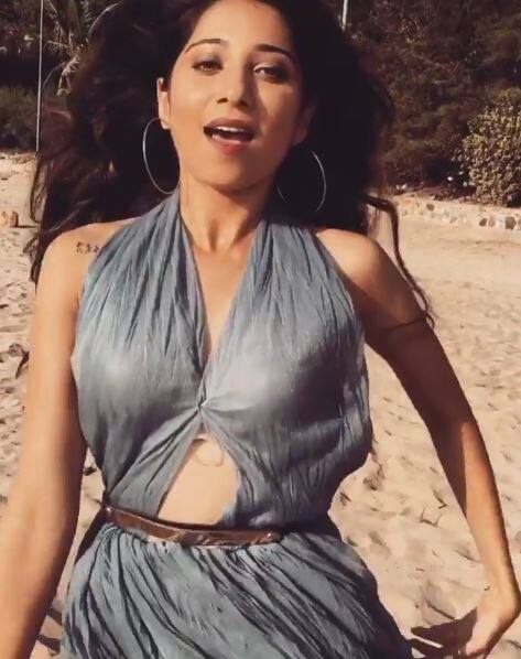  बता दें कि व्रुशिका ने साल 2012 में सीरियल 'आसमान से आगे' से अभिनय की दुनिया में कदम रखा. 